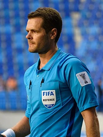 Chris Beath height profile photo