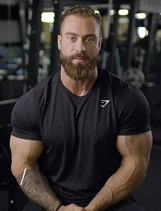 Chris Bumstead height profile photo