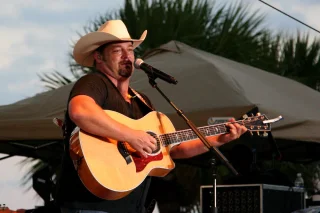 Chris Cagle height profile photo