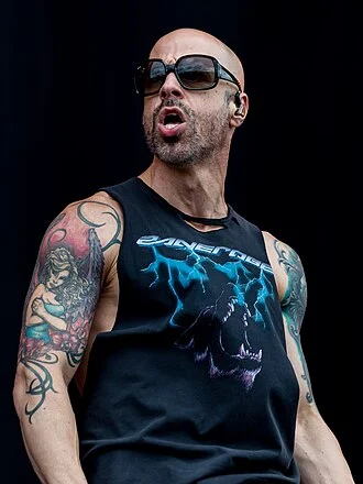 Chris Daughtry height profile photo