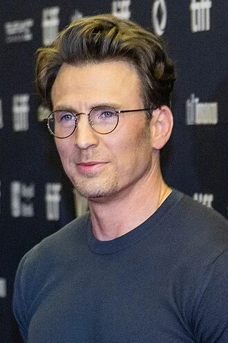 Chris Evans (actor) height profile photo