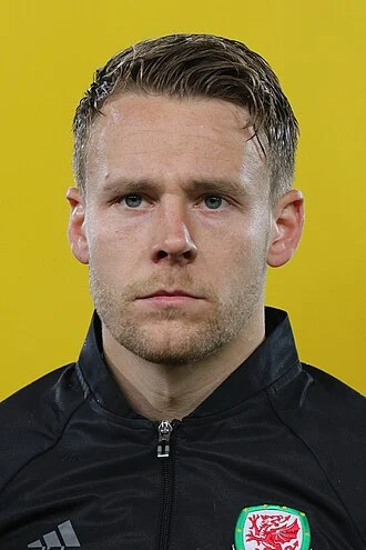 Chris Gunter height profile photo