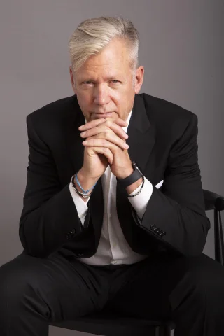 Chris Hansen height profile photo
