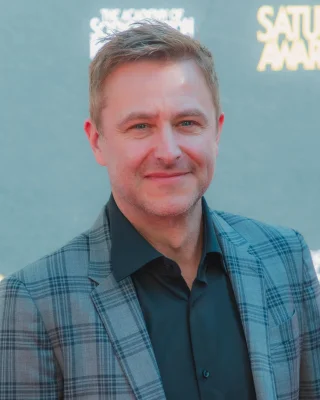 Chris Hardwick height profile photo