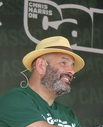 Chris Harris (journalist) height profile photo