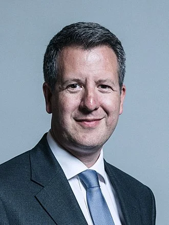 Chris Leslie height profile photo