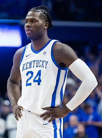 Chris Livingston height profile photo