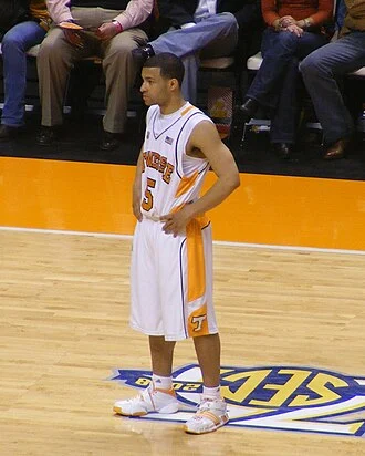Chris Lofton height profile photo