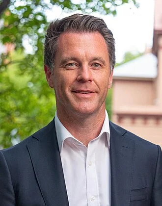 Chris Minns height profile photo