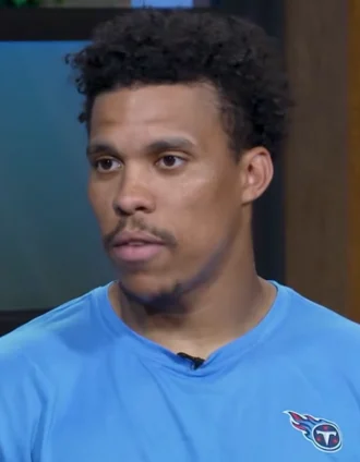 Chris Moore (American football) height profile photo