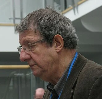 Chris Serle height profile photo