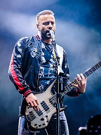 Chris Wolstenholme height profile photo