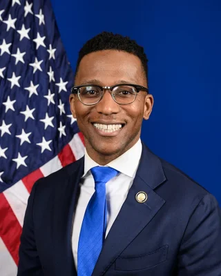 Christian Menefee height profile photo
