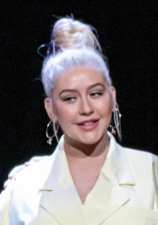 Christina Aguilera height profile photo