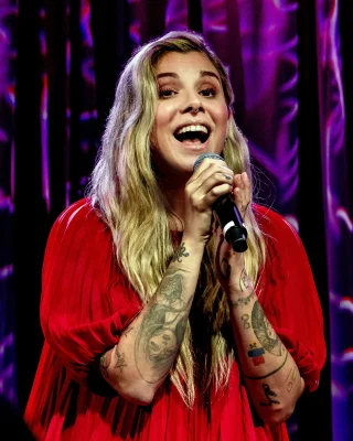 Christina Perri height profile photo