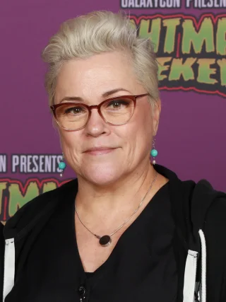 Christine Elise height profile photo