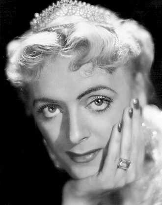 Christine Jorgensen height profile photo