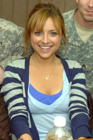 Christine Lakin height profile photo