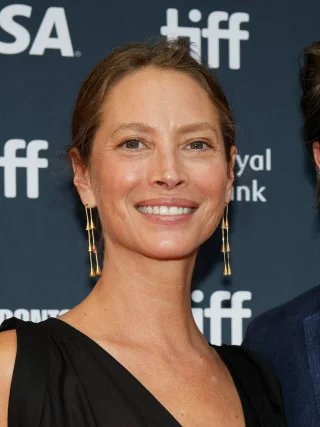 Christy Turlington height profile photo