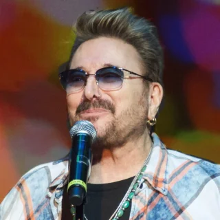Chuck Negron height profile photo
