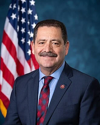 Chuy García height profile photo