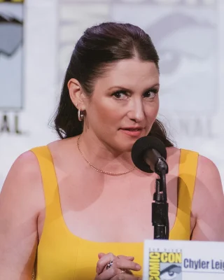 Chyler Leigh height profile photo