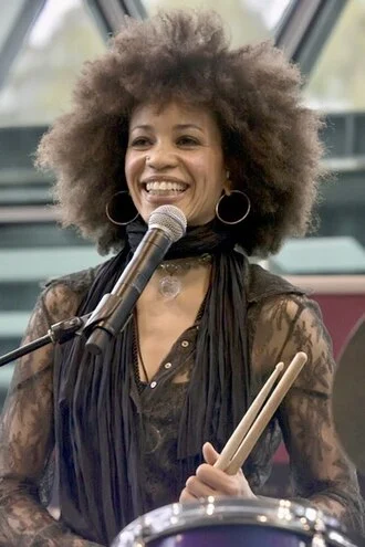 Cindy Blackman Santana height profile photo