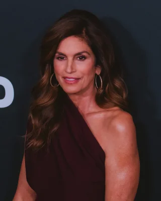Cindy Crawford height profile photo