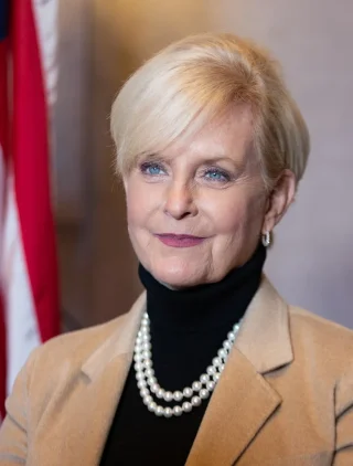 Cindy McCain height profile photo