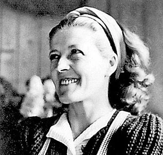 Clara Thalmann height profile photo