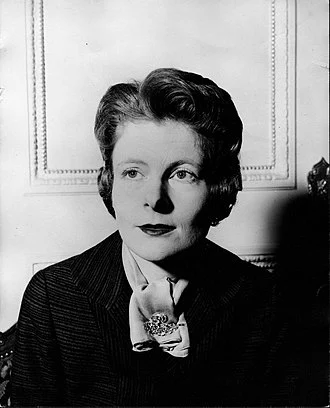 Clarissa Eden height profile photo