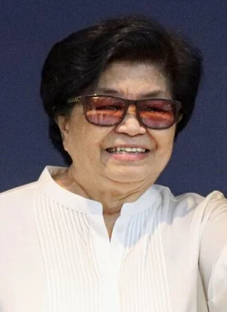 Clarita Carlos height profile photo