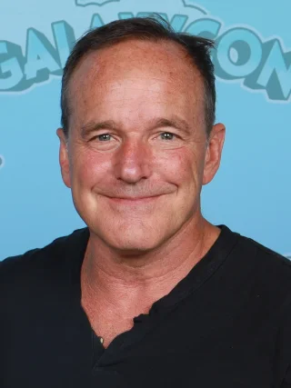 Clark Gregg height profile photo