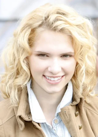Claudia Lee height profile photo