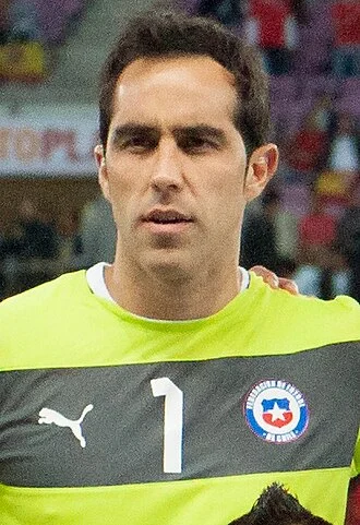 Claudio Bravo height profile photo