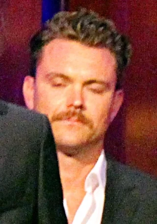 Clayne Crawford height profile photo