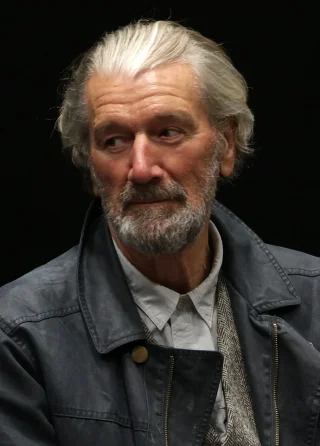 Clive Russell height profile photo