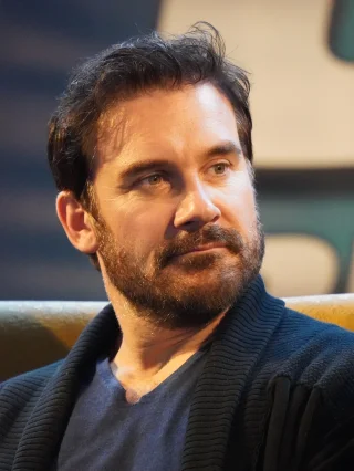 Clive Standen height profile photo