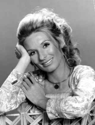 Cloris Leachman height profile photo
