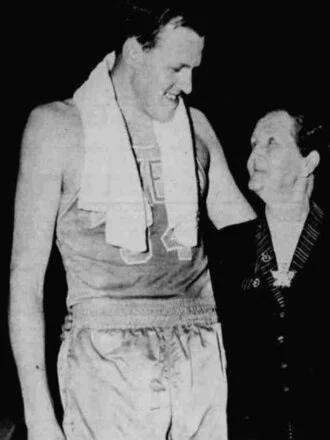 Clyde Lovellette height profile photo