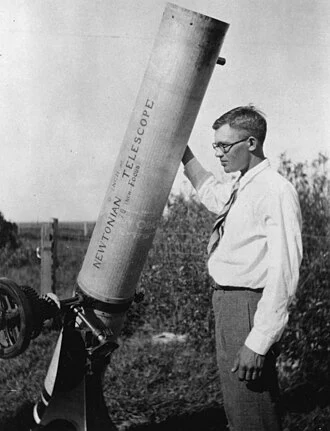Clyde Tombaugh height profile photo