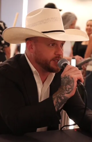 Cody Johnson height profile photo