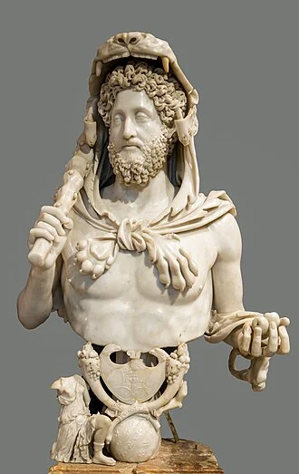 Commodus height profile photo