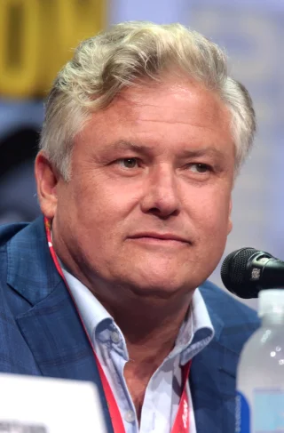 Conleth Hill height profile photo