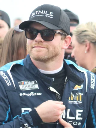 Conor Daly height profile photo