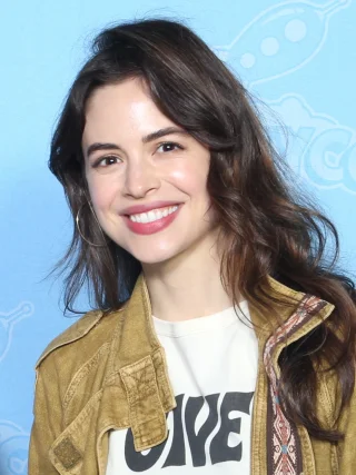 Conor Leslie height profile photo