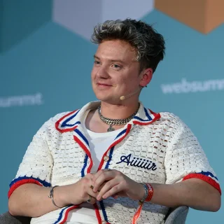 Conor Maynard height profile photo