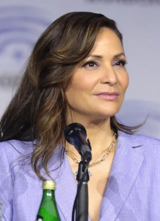 Constance Marie height profile photo