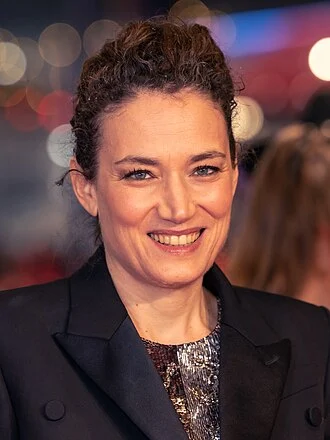 Coralie Fargeat height profile photo