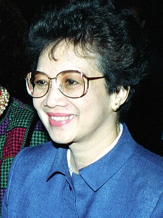 Corazon Aquino height profile photo
